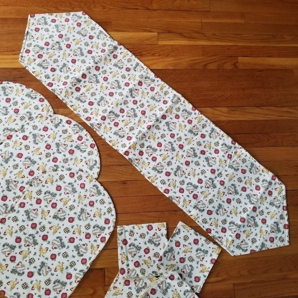 Place Mat Table Runner Napkins Chickens Farm Apples Print Hearts Handmade Set 4 - Picture 4 of 7